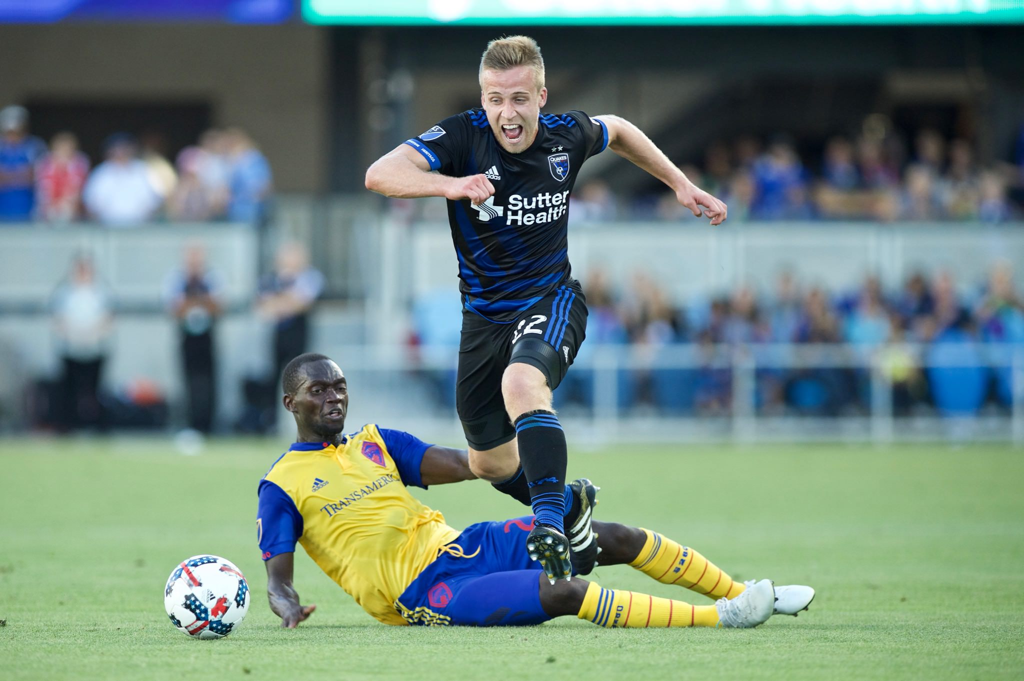 3连败+KD受伤+魔鬼赛程，太阳要不放弃吧，进附加赛也没啥用吧.