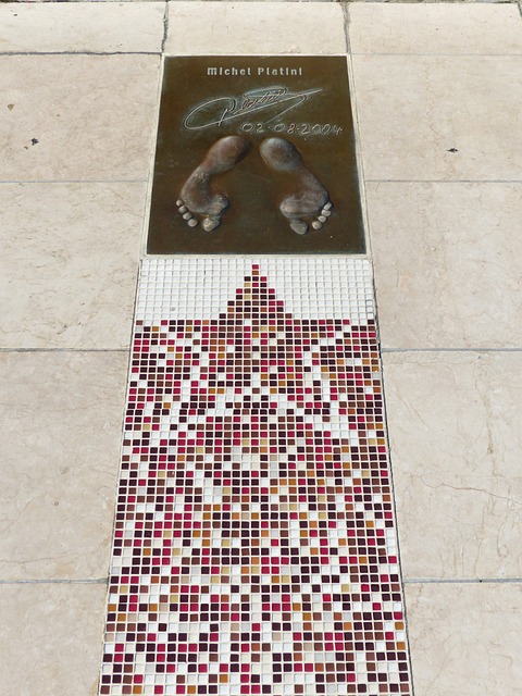 人感到一丝 人感到一丝